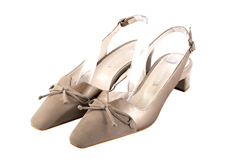 Dress slingback bow heels in tan beige leather with kitten heels and tapered toe - Front view